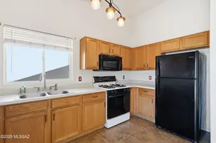 8667 N Golden Moon Way, Tucson, AZ 85743 - Photo 7