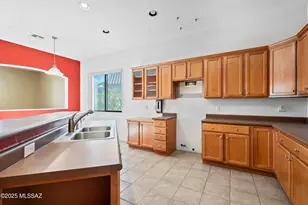 7649 S Pacific Willow Dr, Tucson, AZ 85747 - Photo 11