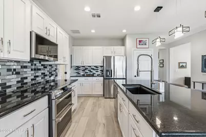 1297 E Basalt Drive, Green Valley, AZ 85614 - Photo 15