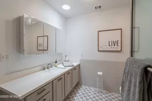 1645 N Indigo Dr, Tucson, AZ 85745 - Photo 23