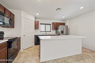 7888 S Golden Bell Dr, Tucson, AZ 85747 - Photo 7