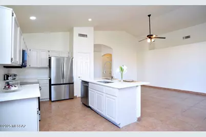 124 S Palace Gardens Drive, Tucson, AZ 85748 - Photo 19