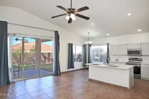 124 S Palace Gardens Dr, Tucson, AZ 85748 - Photo 17