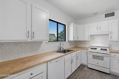 420 E Speedway Boulevard, Tucson, AZ 85705 - Photo 11