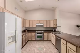 6064 W 10 Star Dr, Tucson, AZ 85713 - Photo 15