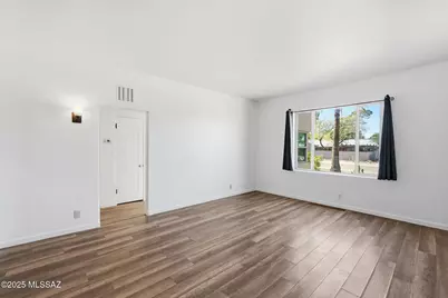 105 S Irving Avenue, Tucson, AZ 85711 - Photo 15