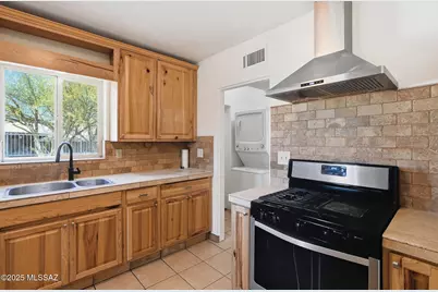 105 S Irving Avenue, Tucson, AZ 85711 - Photo 19