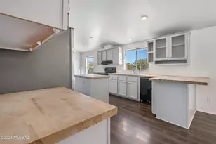 11745 S Kicking Horse Pl, Vail, AZ 85641 - Photo 19