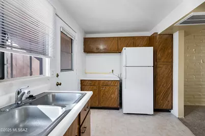 341 W Camino Penasco #B, Green Valley, AZ 85614 - Photo 9