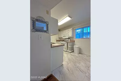 1776 S Palo Verde #B202, Tucson, AZ 85713 - Photo 9