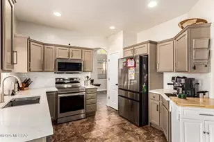 8022 S Fenway Dr, Tucson, AZ 85756 - Photo 3