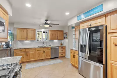 8615 N Hickory Drive, Tucson, AZ 85704 - Photo 9