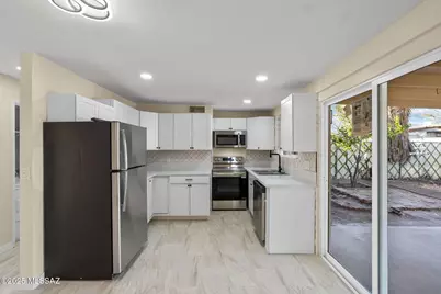 1852 W Caravelle Road, Tucson, AZ 85713 - Photo 13