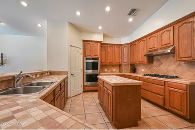 844 S Deer Meadow Loop, Tucson, AZ 85745 - Photo 7
