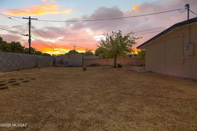 5541 E Mabel Street, Tucson, AZ 85712 - Photo 23