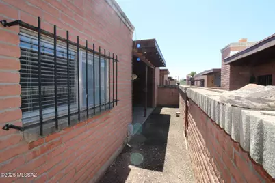 295 E Root Way, Tucson, AZ 85705 - Photo 17
