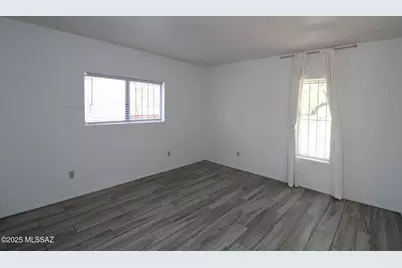295 E Root Way, Tucson, AZ 85705 - Photo 9