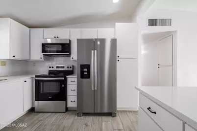 6909 E Oberlin Drive, Tucson, AZ 85710 - Photo 9