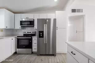 6909 E Oberlin Dr, Tucson, AZ 85710 - Photo 9