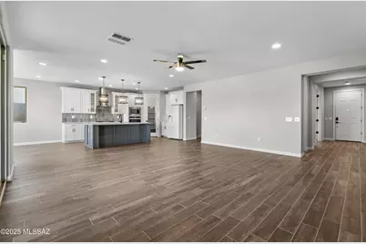 1009 E Silver Ray Drive, Tucson, AZ 85737 - Photo 19