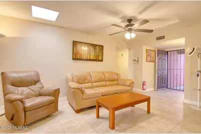 310 E Paseo Verde, Green Valley, AZ 85614 - Photo 5