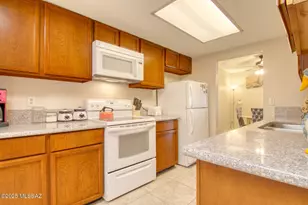 310 E Paseo Verde, Green Valley, AZ 85614 - Photo 9