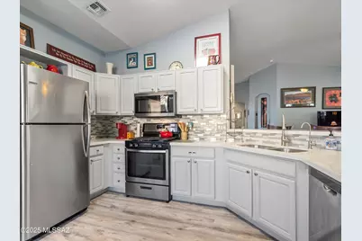 9259 N Whispering Shadows Way, Tucson, AZ 85743 - Photo 11