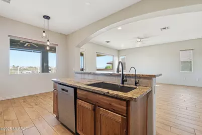 1890 W Acacia Bluffs Drive, Green Valley, AZ 85622 - Photo 11