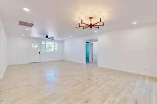 8267 E Cooper Pl, Tucson, AZ 85710 - Photo 7