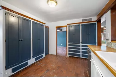 1494 E Prospect Lane, Tucson, AZ 85719 - Photo 13