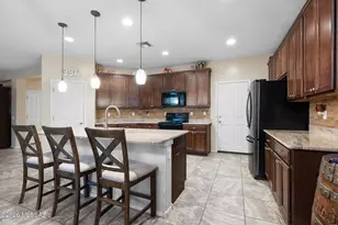 12437 N Waterside Dr, Marana, AZ 85653 - Photo 11