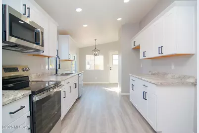 1719 W Seabrooke Drive, Tucson, AZ 85705 - Photo 7