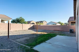 12076 W Makenna Ln, Marana, AZ 85653 - Photo 19