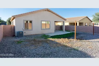 12076 W Makenna Lane, Marana, AZ 85653 - Photo 17