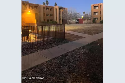 1810 E Blacklidge Drive #403, Tucson, AZ 85719 - Photo 11