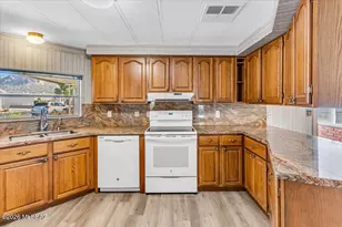 5677 W Circle Z St, Tucson, AZ 85713 - Photo 9