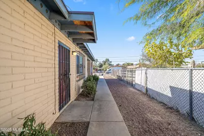 1408 N Hualpai Road, Tucson, AZ 85745 - Photo 29