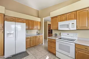 1461 W Hidden Crest Ct, Green Valley, AZ 85622 - Photo 15