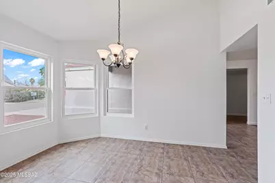 7848 N Roundstone Drive, Tucson, AZ 85741 - Photo 9