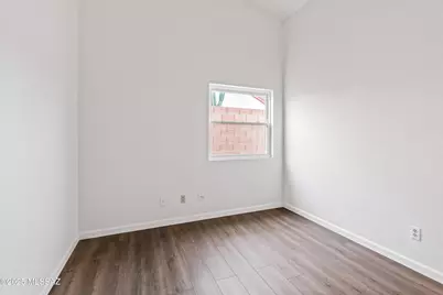 7848 N Roundstone Drive, Tucson, AZ 85741 - Photo 19