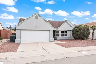 7848 N Roundstone Dr, Tucson, AZ 85741 - Photo 3