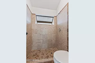 7848 N Roundstone Drive, Tucson, AZ 85741 - Photo 17