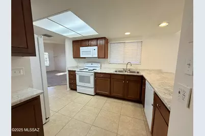 6041 N Reliance Drive, Tucson, AZ 85704 - Photo 9