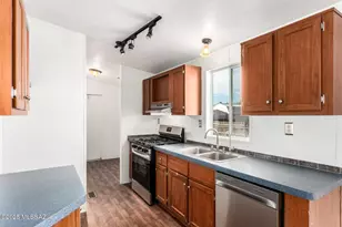 3214 W Jusnic Cir, Tucson, AZ 85705 - Photo 11