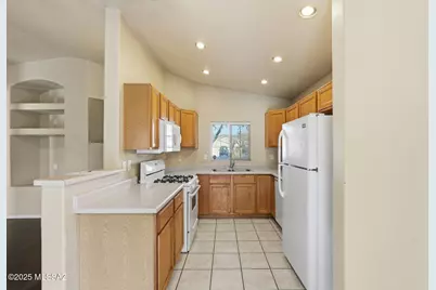 8271 S Via Del Forjador, Tucson, AZ 85747 - Photo 7