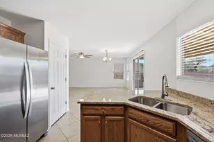 341 W Amber Hawk Ct, Green Valley, AZ 85614 - Photo 25