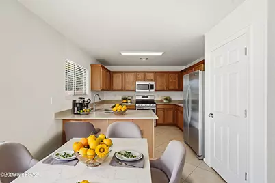 341 W Amber Hawk Court, Green Valley, AZ 85614 - Photo 7