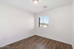 341 W Amber Hawk Ct, Green Valley, AZ 85614 - Photo 31