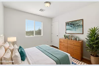 341 W Amber Hawk Court, Green Valley, AZ 85614 - Photo 11