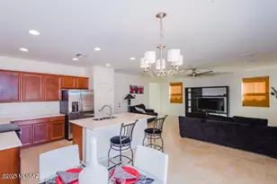 7992 S Dolphin Way, Tucson, AZ 85756 - Photo 9